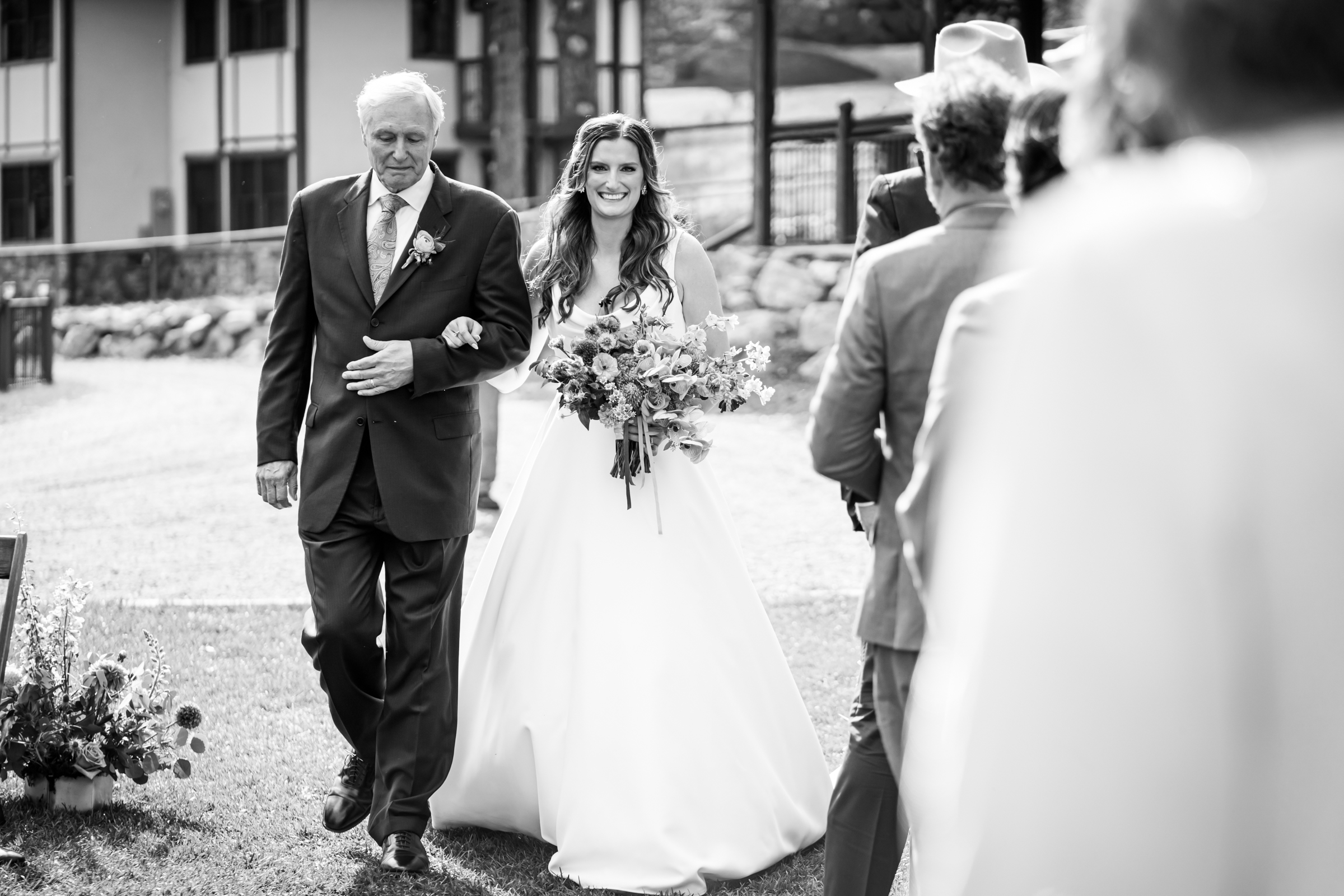 Bride walks down the aisle during the processional